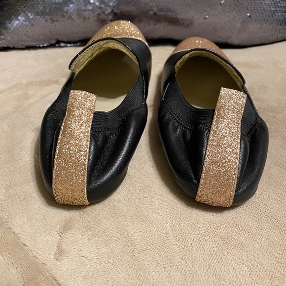 YOSI SAMRA FLATS - Picture 3 of 4